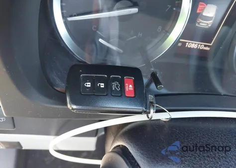 2018 Toyota Highlander Xle z USA, uszkodzony, nr VIN 5TDJZRFH8JS560231